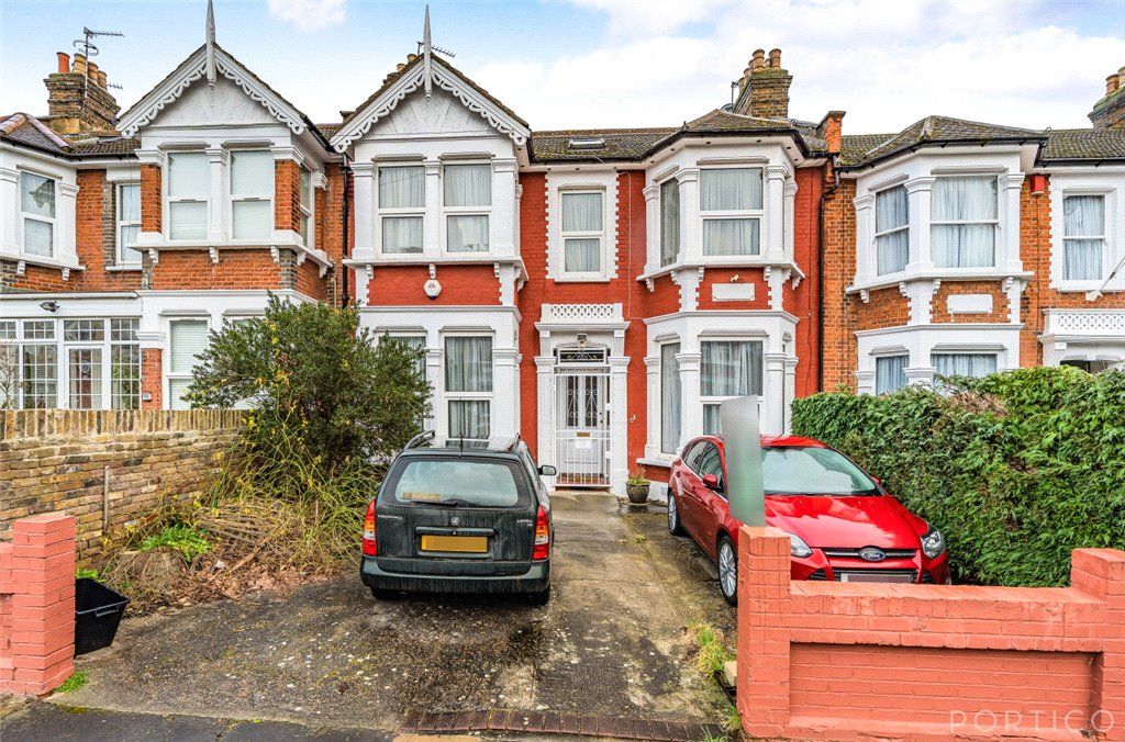 6 bed detached house for sale in Seymour Gardens, Cranbrook, Ilford IG1