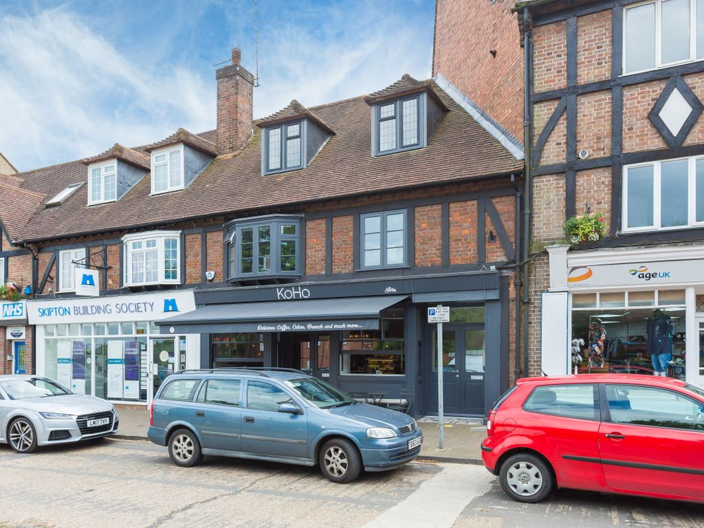 2 bed flat to rent in Nightingales Corner, Little Chalfont, Amersham