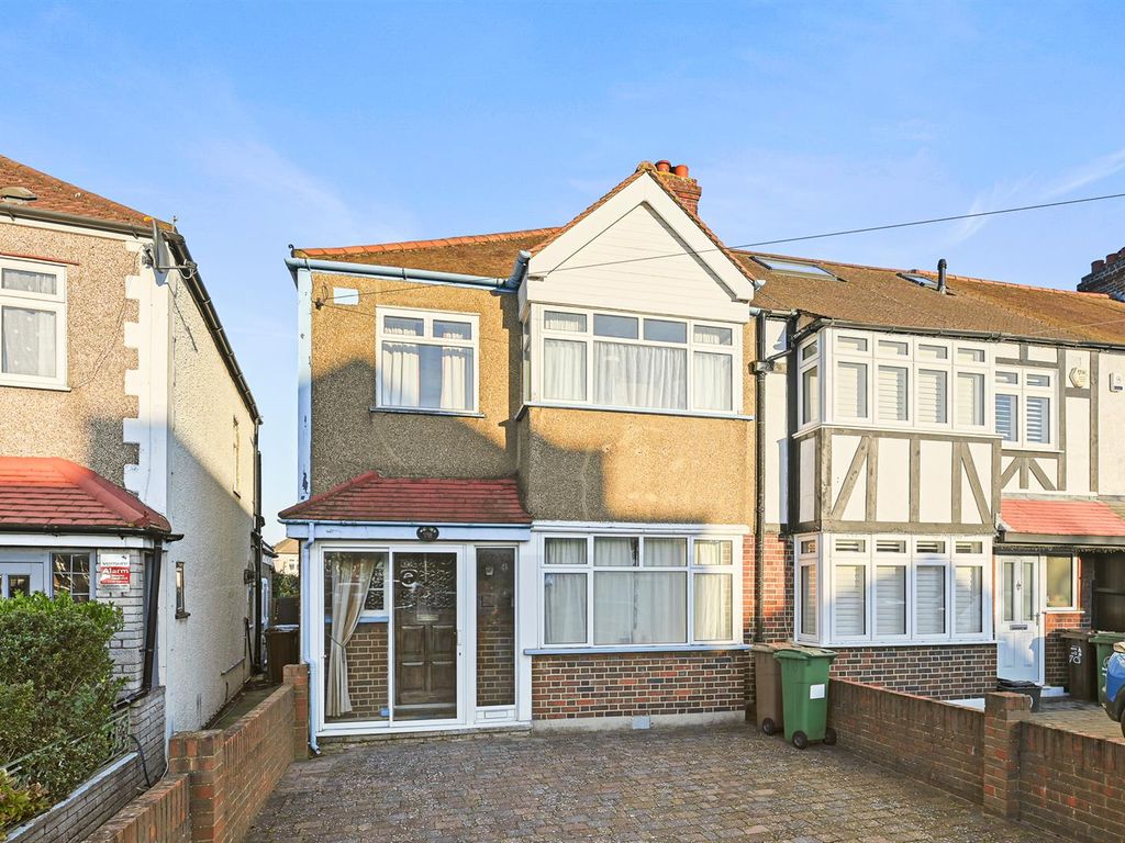 3 bed end terrace house for sale in Church Hill Road, North Cheam