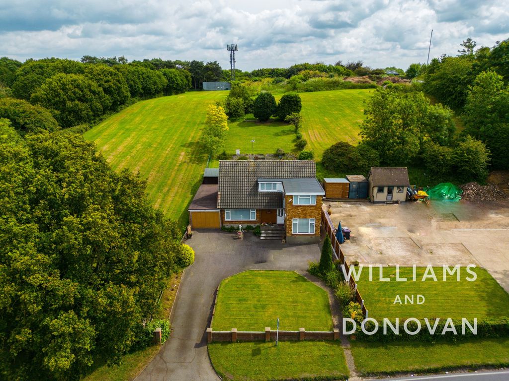 4 bed detached house for sale in Hambro Hill, Rayleigh SS6, £580,000 Zoopla