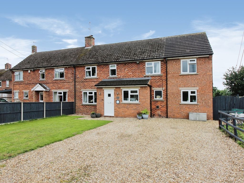 4 bed semidetached house for sale in Church Lane, Brant Broughton