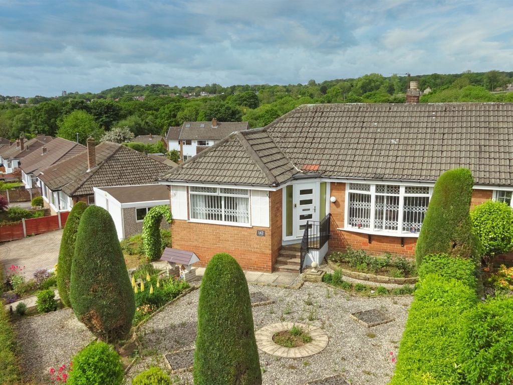 3 bed semidetached house for sale in Green Lane, Cookridge, Leeds