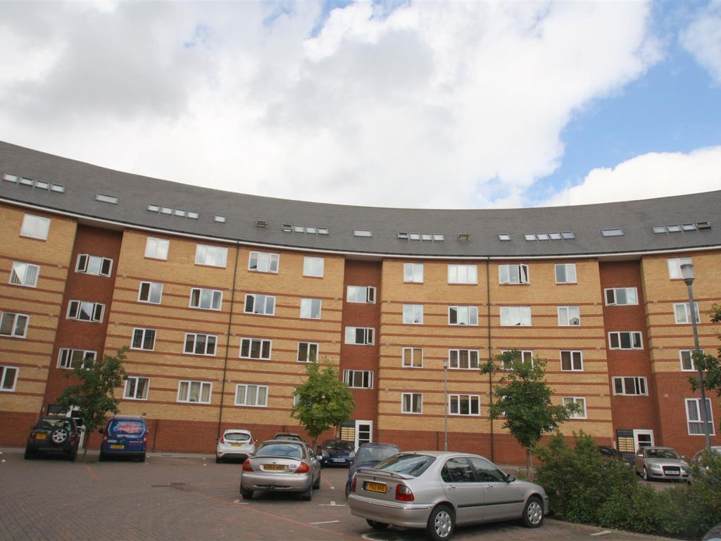 2 bed flat to rent in Scotney Gardens, St Peter Street, Maidstone, Kent