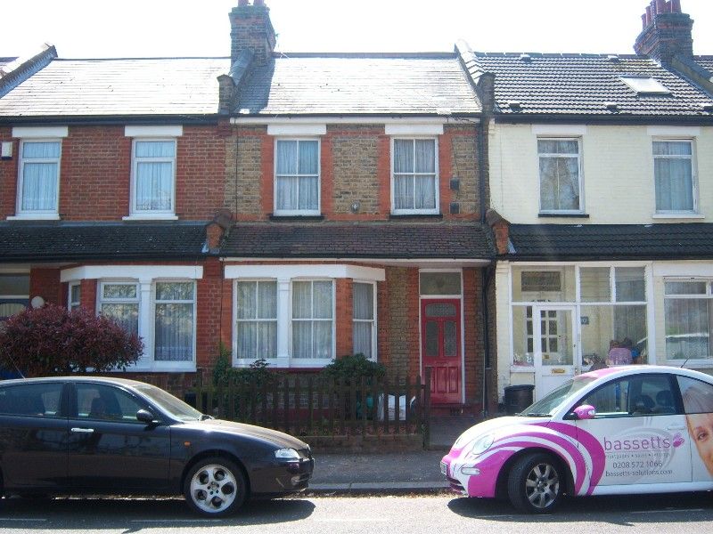 2 bed terraced house to rent in Livingstone Road, Hounslow East TW3, £