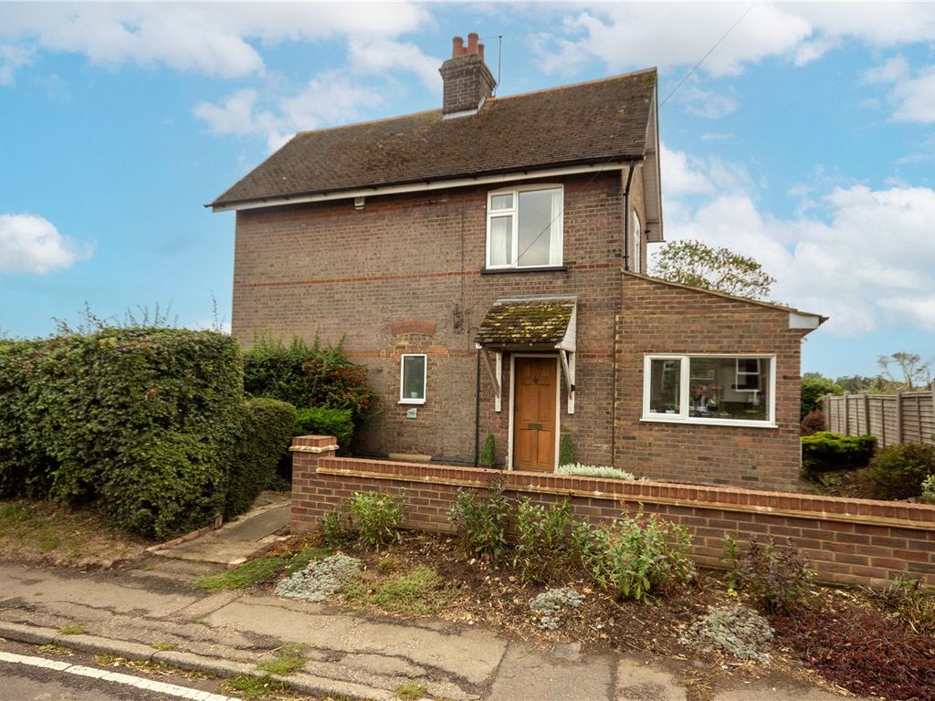 3 bed detached house for sale in Woodside Road, Woodside, Luton