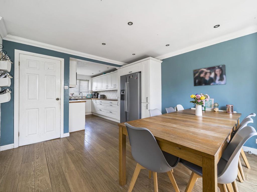 3 bed semidetached house for sale in Holt Park Crescent, Leeds LS16, £