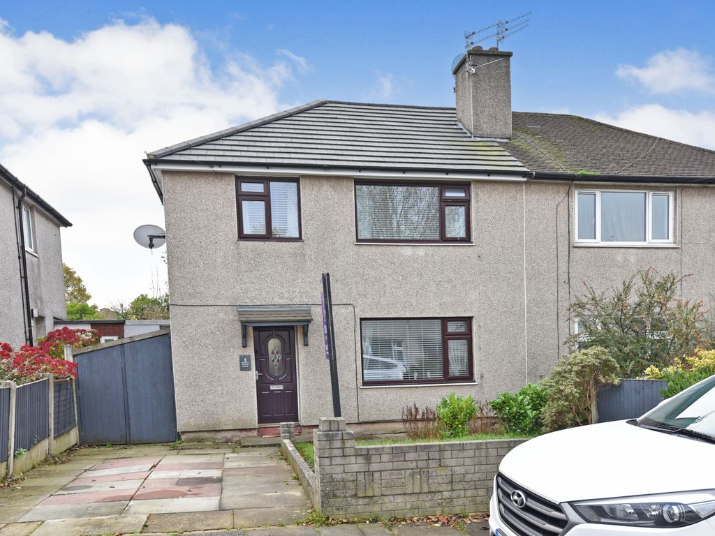 3 bed semidetached house for sale in Derwent Avenue, AshtonUnderLyne