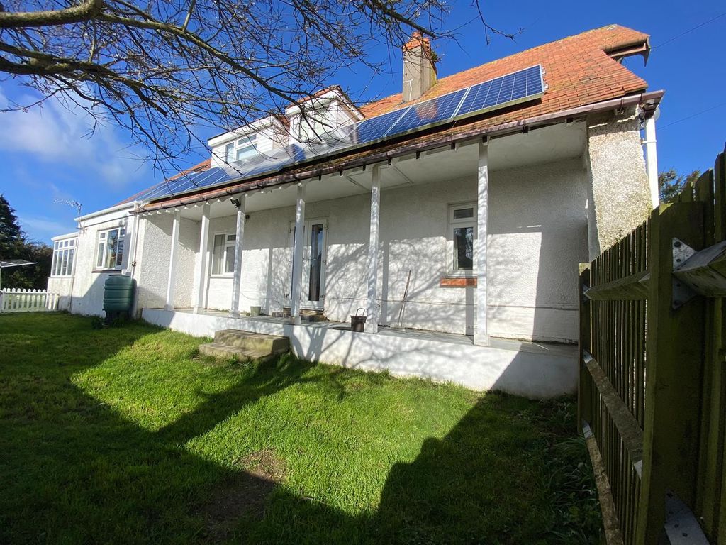 4 bed detached house for sale in Radipole Lane, Weymouth DT4, £550,000