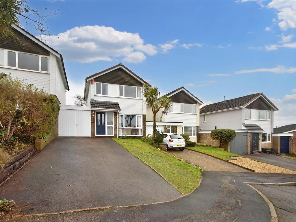 3 bed linkdetached house for sale in Willow Close, Portishead, Bristol