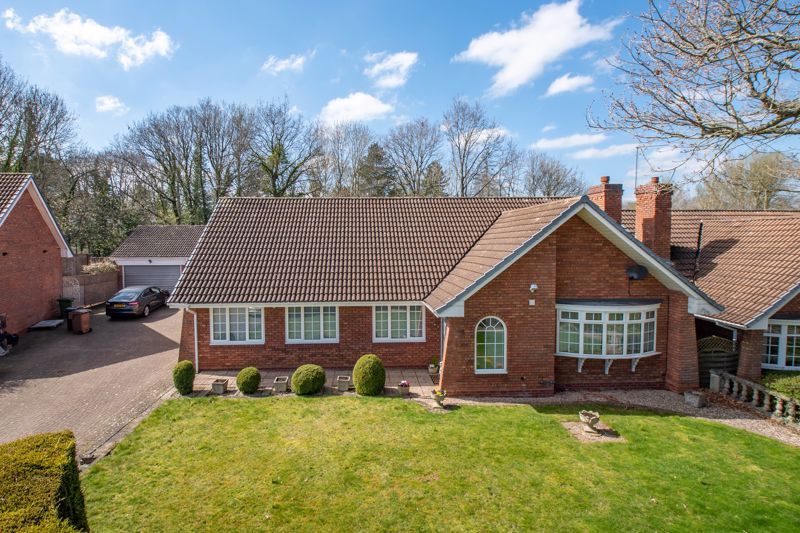 4 bed detached bungalow for sale in Icknield Street, Ipsley, Redditch