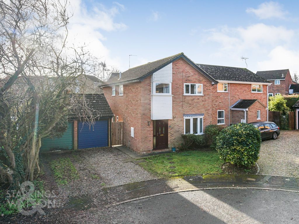 4 bed detached house for sale in Grovebury Close, Brundall, Norwich