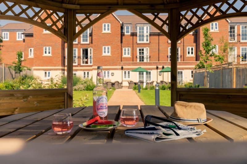 Lowe House, Knebworth SG3  