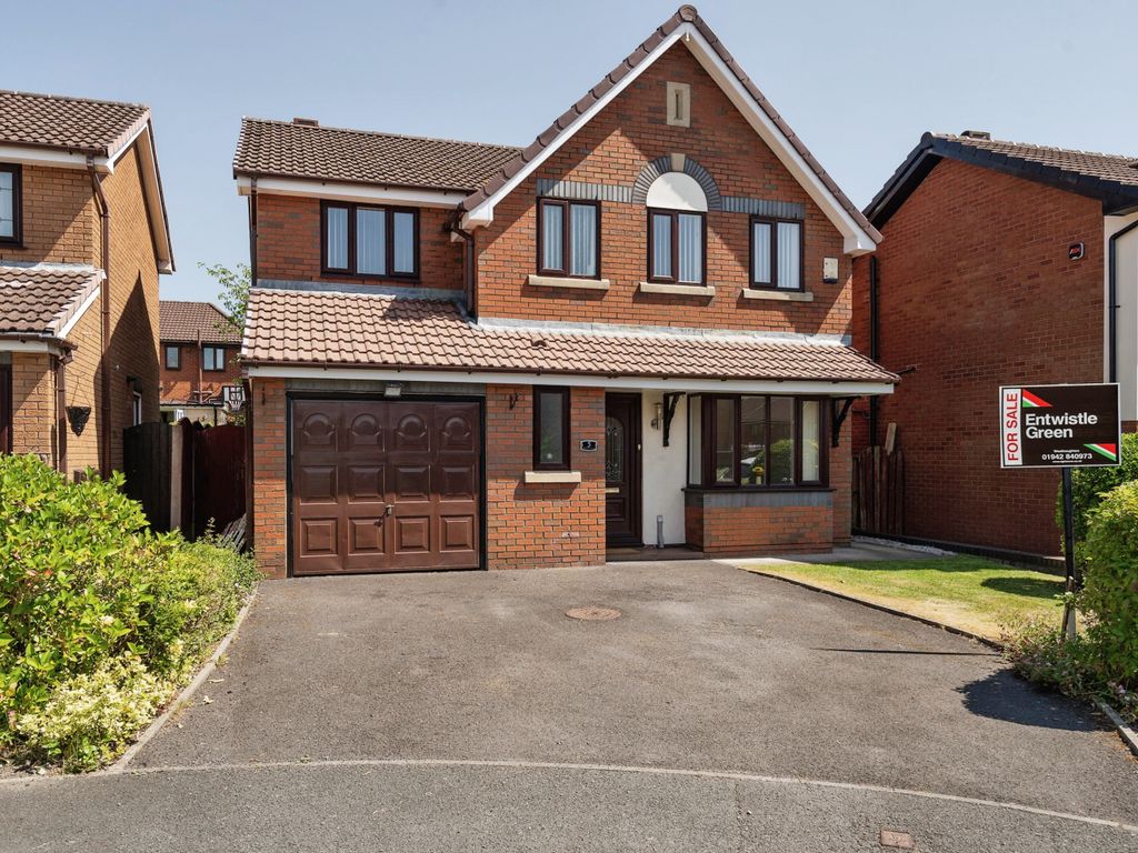 4 bed detached house for sale in Montfort Close, Westhoughton, Bolton