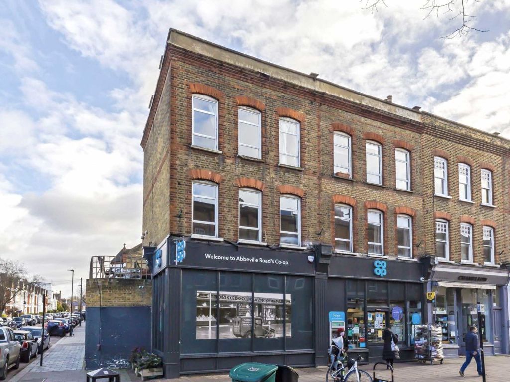 3 bed flat to rent in Abbeville Road, London SW4, £2,700 pcm Zoopla