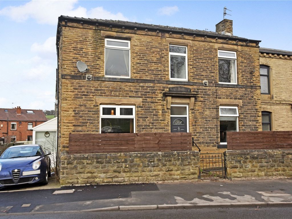 3 bed terraced house for sale in Cross Bank Road, Batley, West