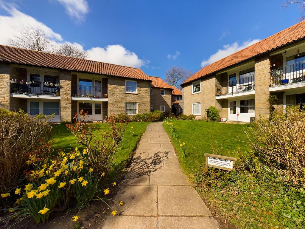 1-bed-flat-for-sale-in-court-green-close-cloughton-scarborough-yo13