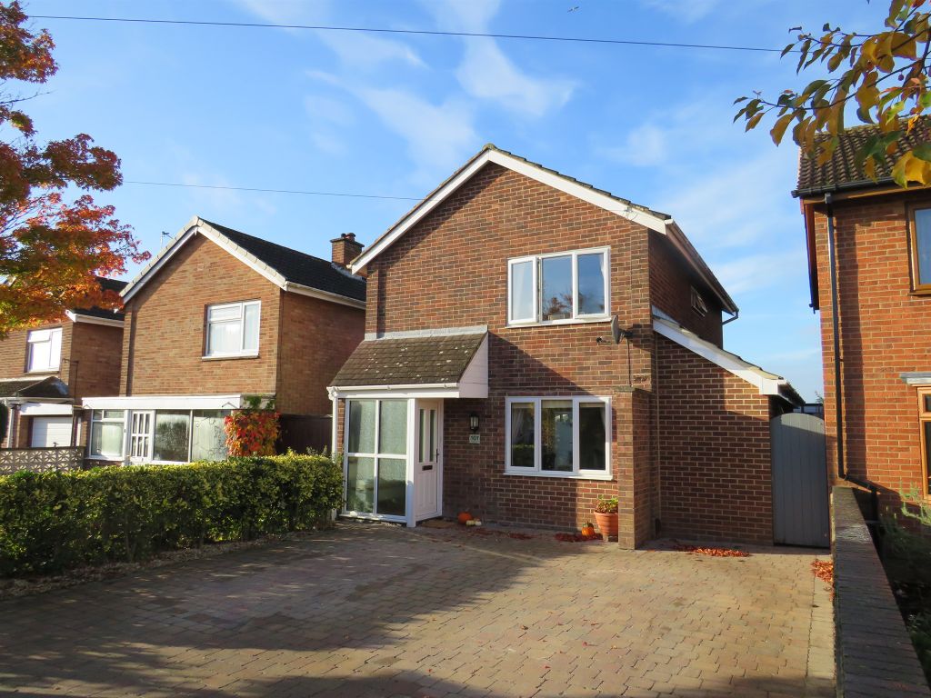 3 bed detached house for sale in Carsington Crescent, Allestree, Derby