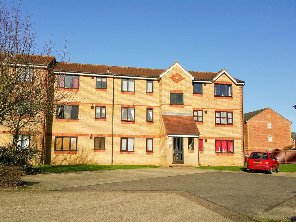 1 bed flat to rent in Redford Close, Feltham TW13, £1,150 pcm Zoopla