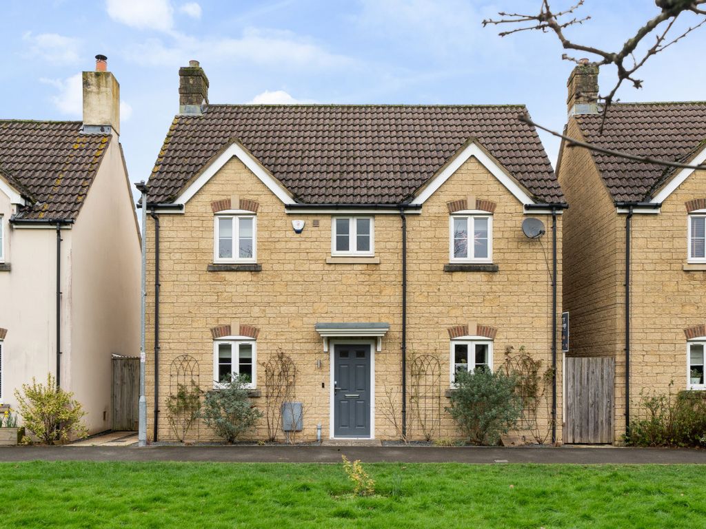 4 bed detached house for sale in Avenue De Gien, Malmesbury, Wiltshire