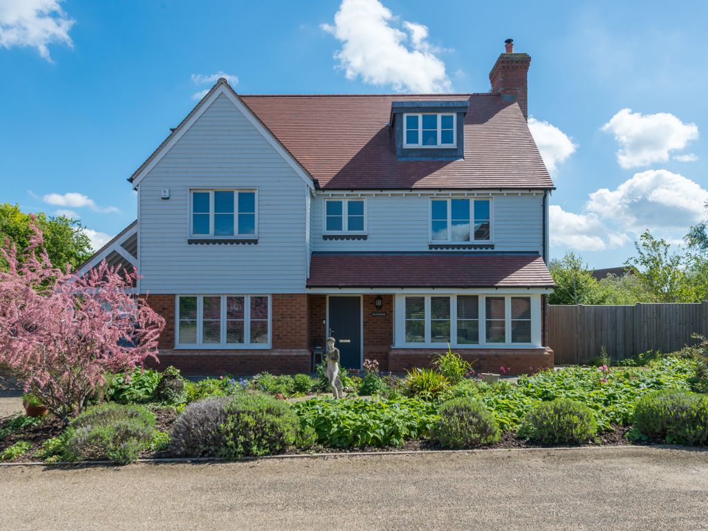 5 bed detached house for sale in Meadowside, Chestfield Farm Court, The