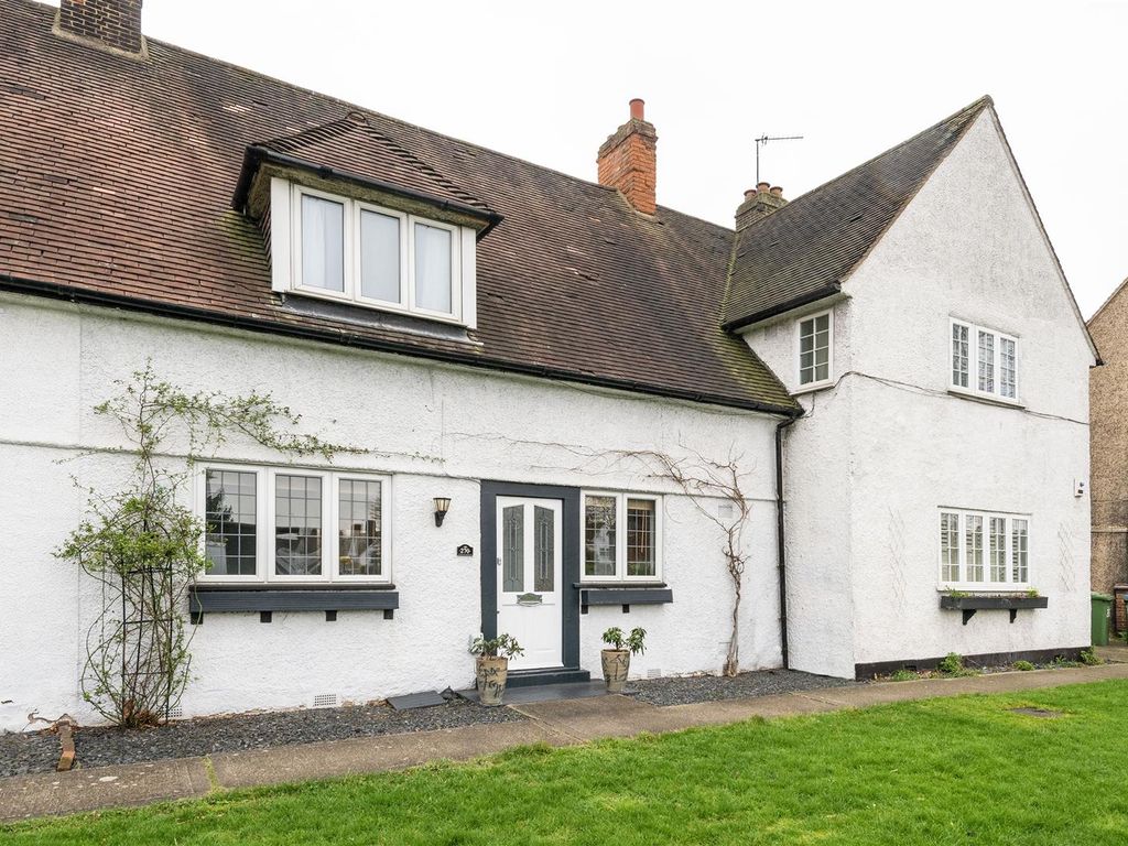 3 bed terraced house for sale in Well Hall Road, London SE9 Zoopla