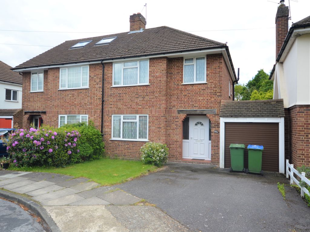 3 bed semidetached house to rent in Oakdene Avenue, Thames Ditton KT7