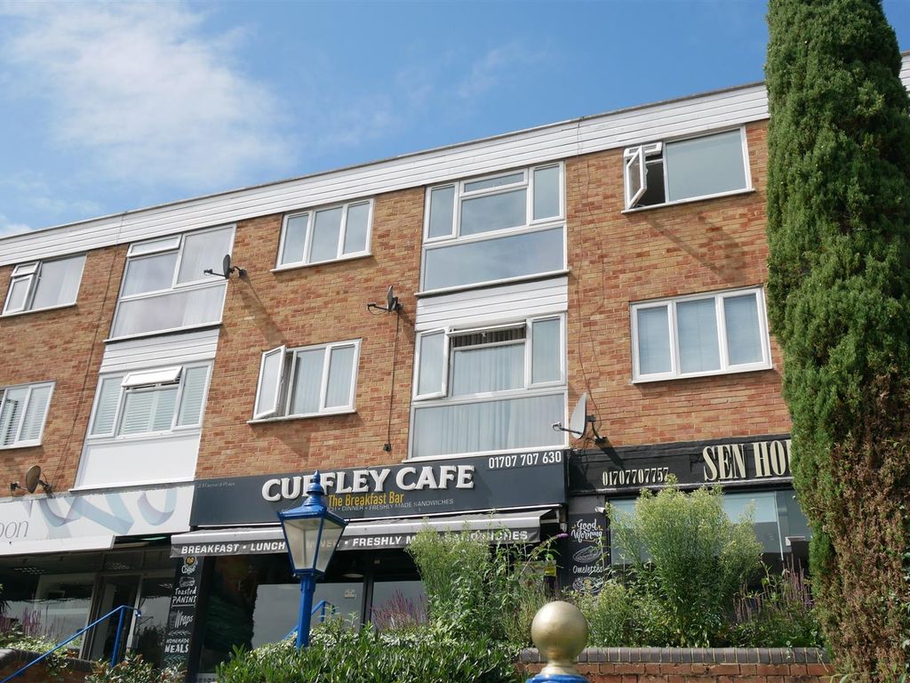 2 Bed Flat To Rent In Maynard Place Cuffley Potters Bar EN6 1 295 