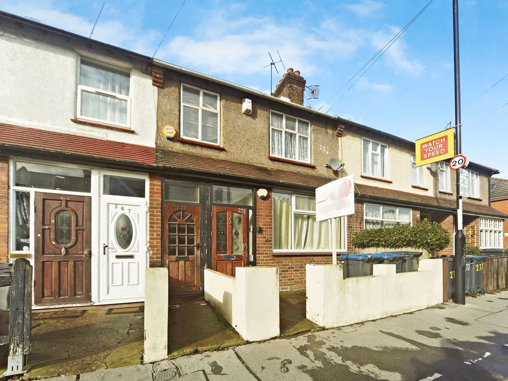 3 bed flat for sale in Davidson Road, Croydon CR0, £230,000 Zoopla