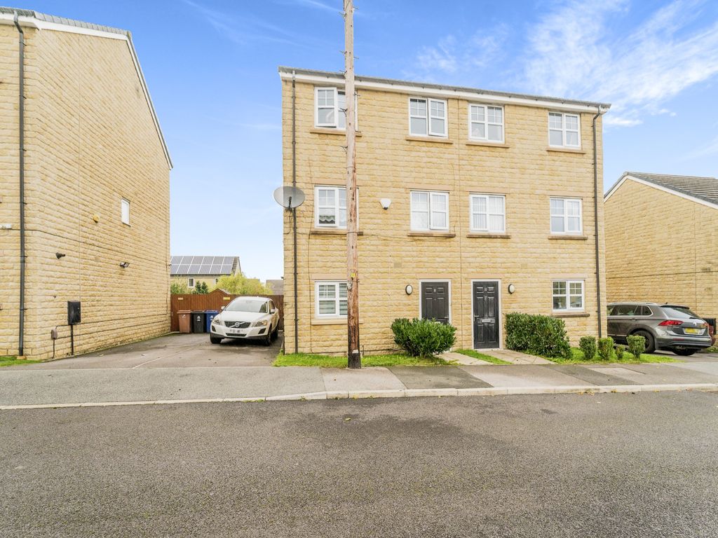 4 bed semidetached house for sale in Smirthwaite Street, Burnley