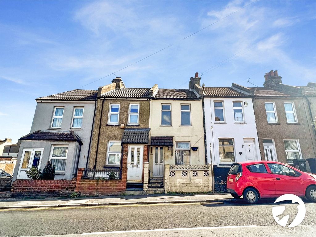 3 bed terraced house to rent in St. Vincents Road, Dartford, Kent DA1