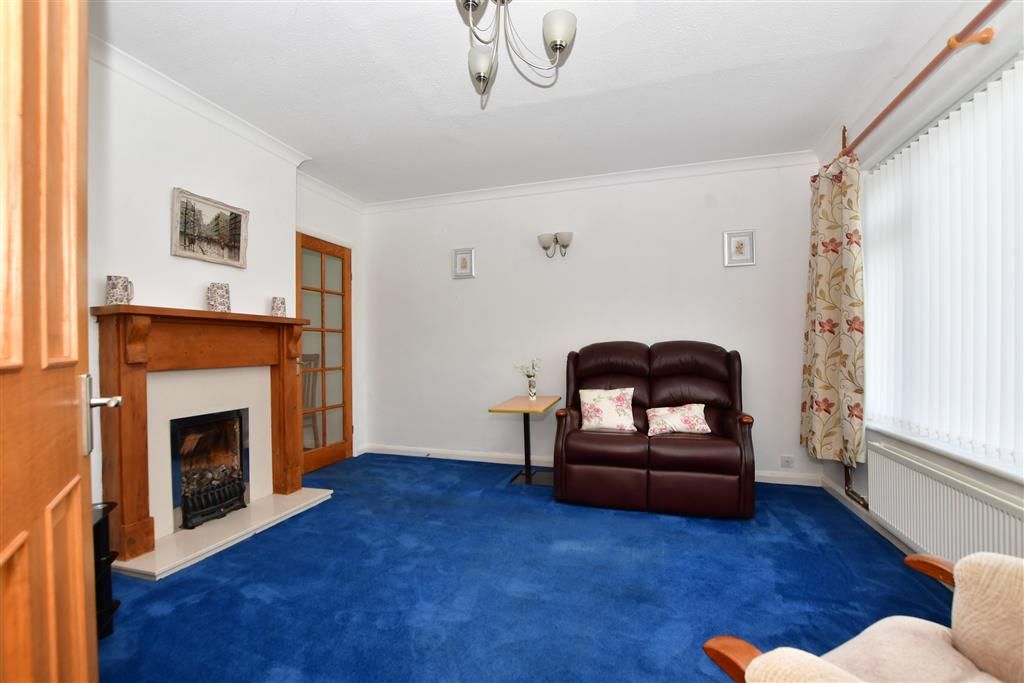 3 bed semidetached house for sale in Park Way, Coxheath, Maidstone