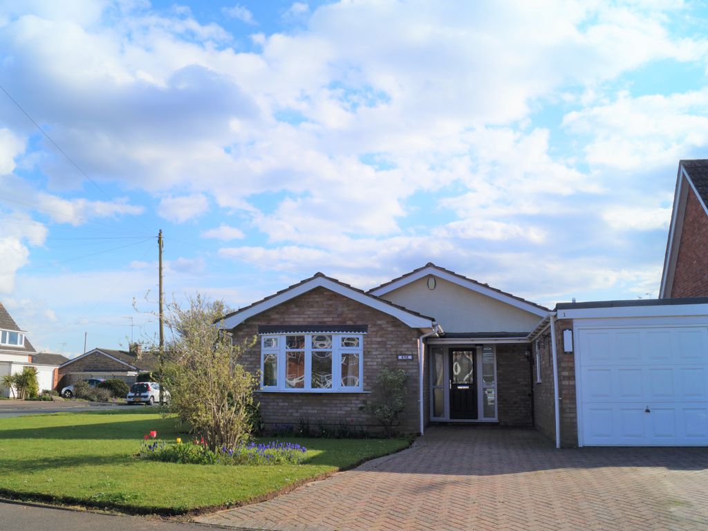 2 bed detached bungalow for sale in Broadfield Crescent, Fernhill Heath
