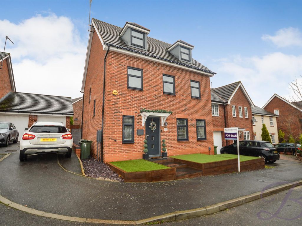 5 bed detached house for sale in Dodsley Way, Clipstone Village