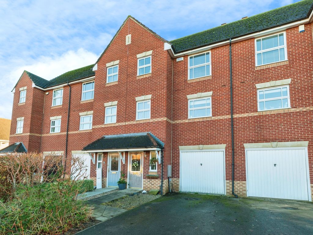 3 bed town house for sale in Weavers Green, Northallerton, North