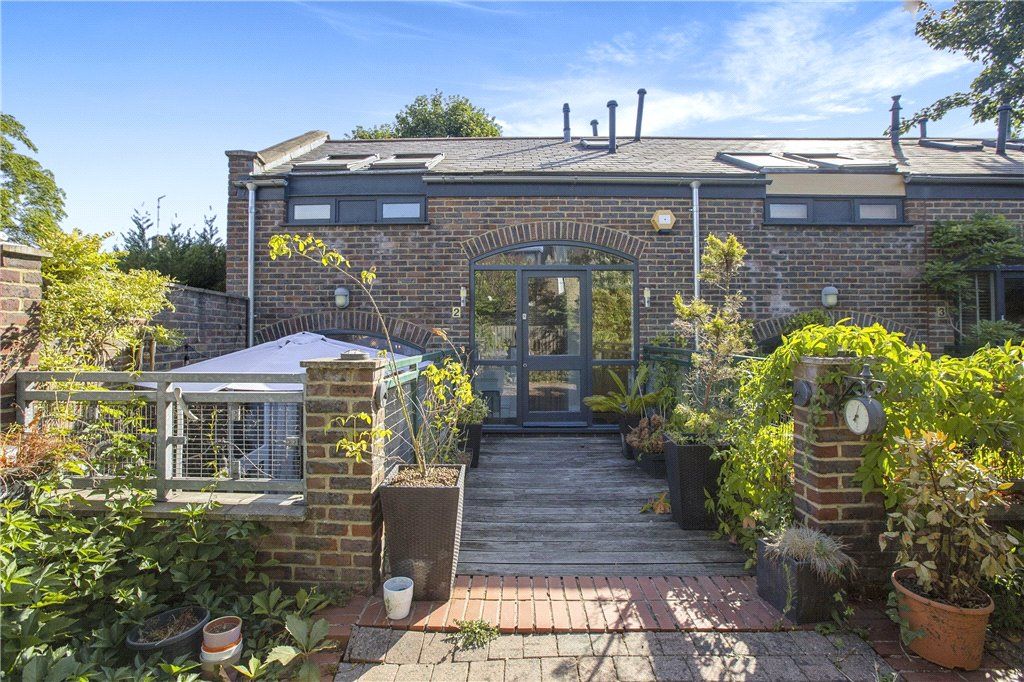 Glaskin Mews, London, London E9