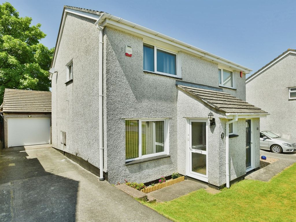 2 bed semidetached house for sale in Elm Close, Callington PL17, £