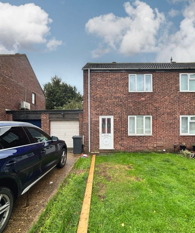 2 bed semidetached house to rent in Chadwick Close, Tuffley