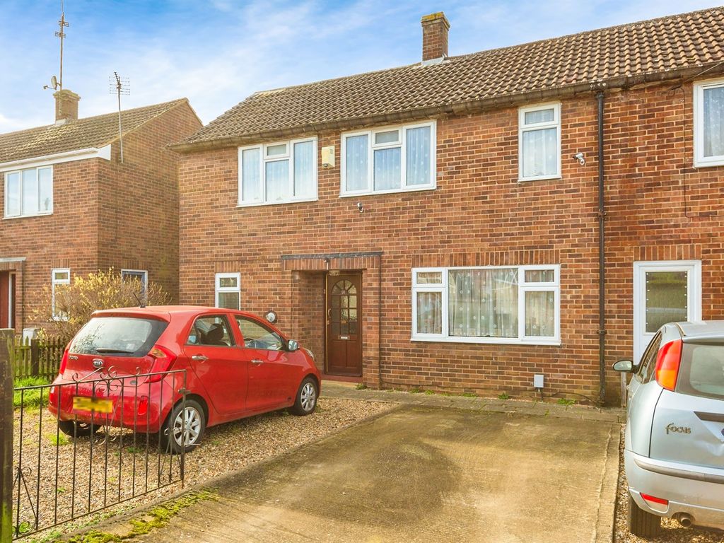3 bed semidetached house for sale in Richmond Road, Leighton Buzzard