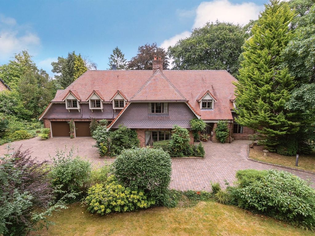 Wilmslow Park North, Wilmslow SK9  