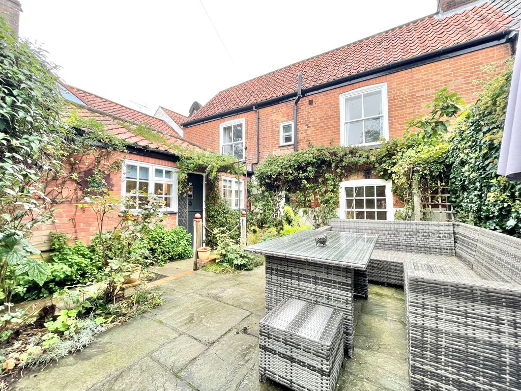 3 bed cottage to rent in Hungate Street, Aylsham NR11 Zoopla