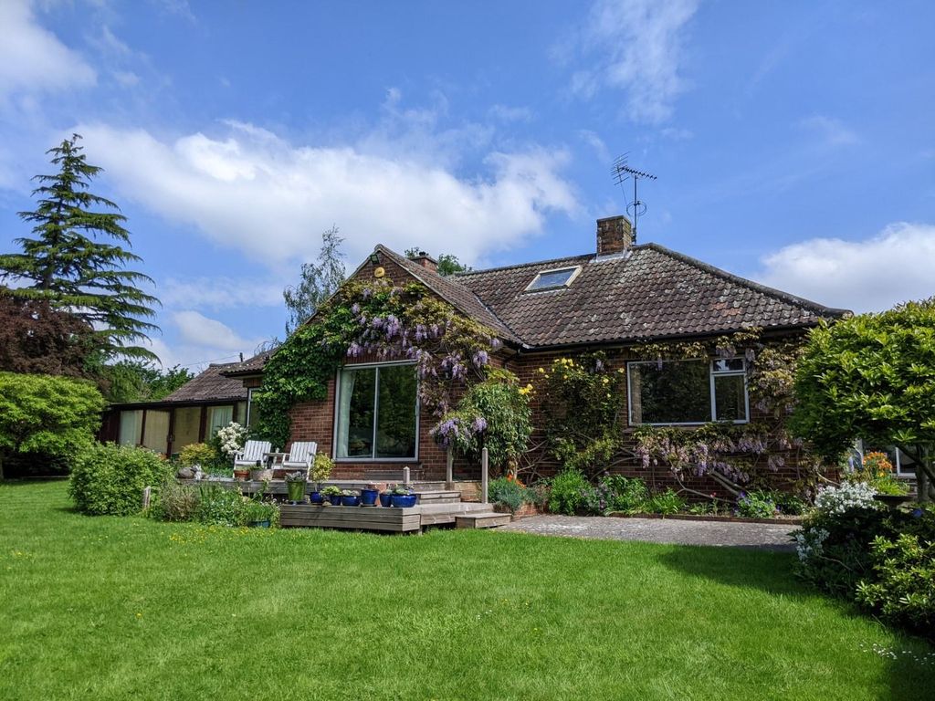 4 bed detached bungalow for sale in Durleigh Road, Bridgwater TA6 Zoopla