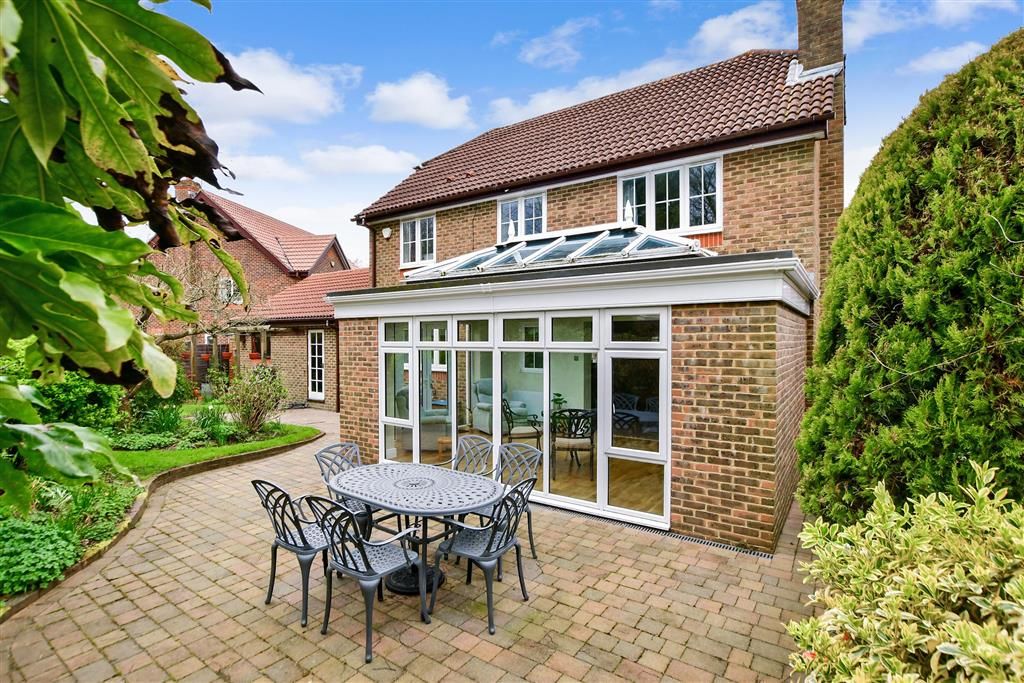 4 bed detached house for sale in Heathcote, Tadworth, Surrey KT20 Zoopla