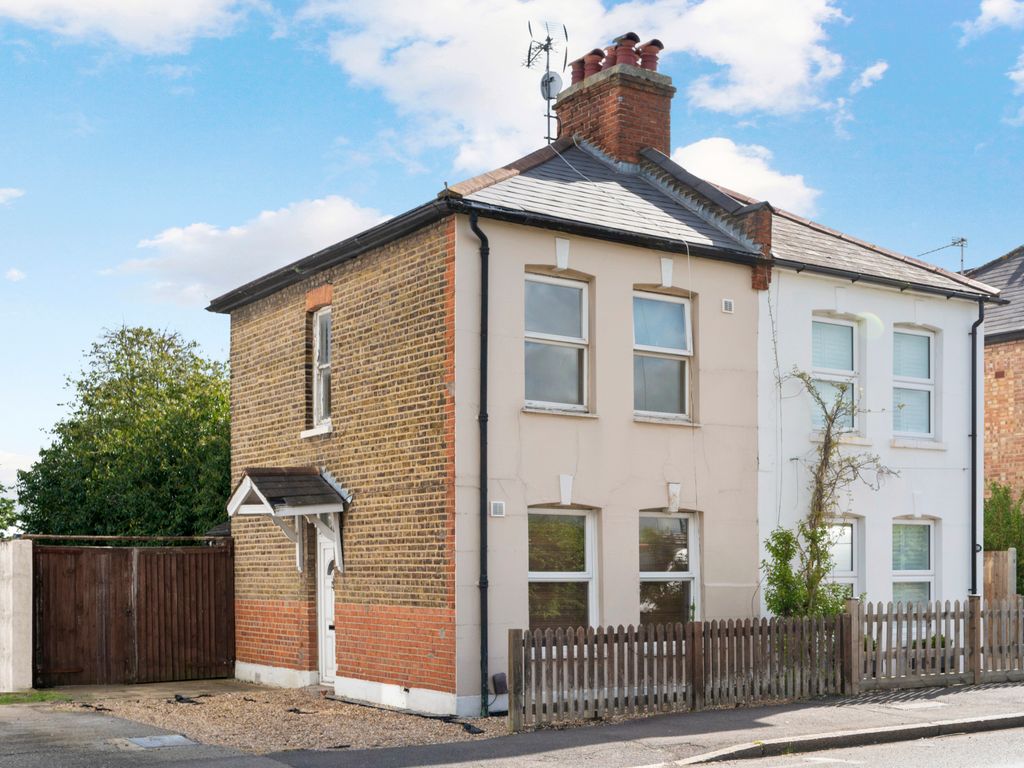 2 bed end terrace house for sale in Grand Drive, Raynes Park SW20, £