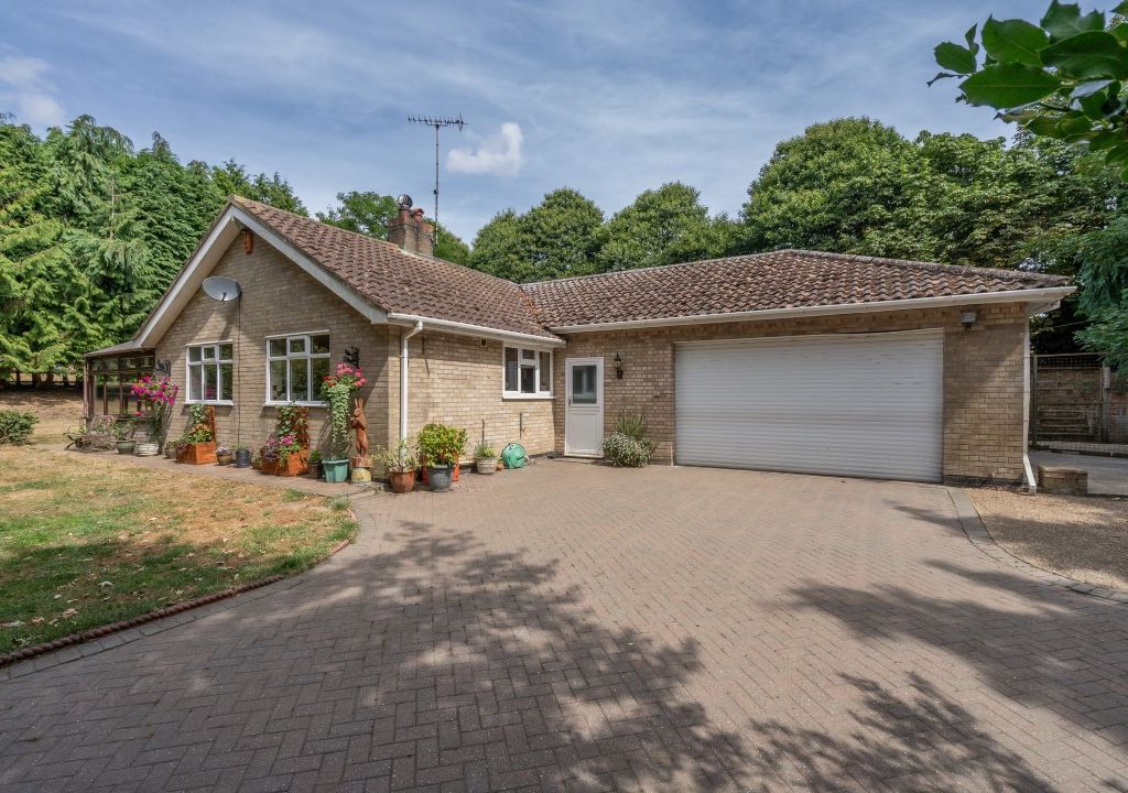 3 bed detached bungalow for sale in Waterloo, Gillingham, Beccles NR34