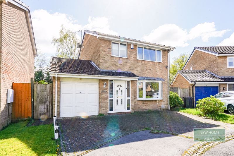 3 bed detached house for sale in Dukes Meadow, Ingol, Preston PR2, £