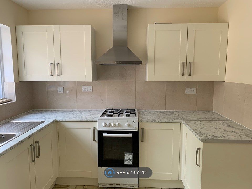 4 bed terraced house to rent in Stapleford Close, Kingston Upon Thames