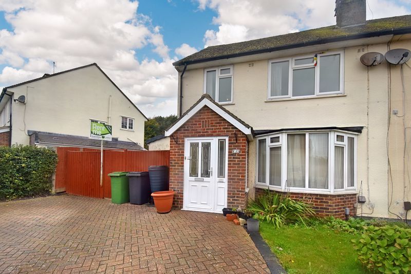 3 bed semidetached house for sale in Stratfield Road, Basingstoke RG21