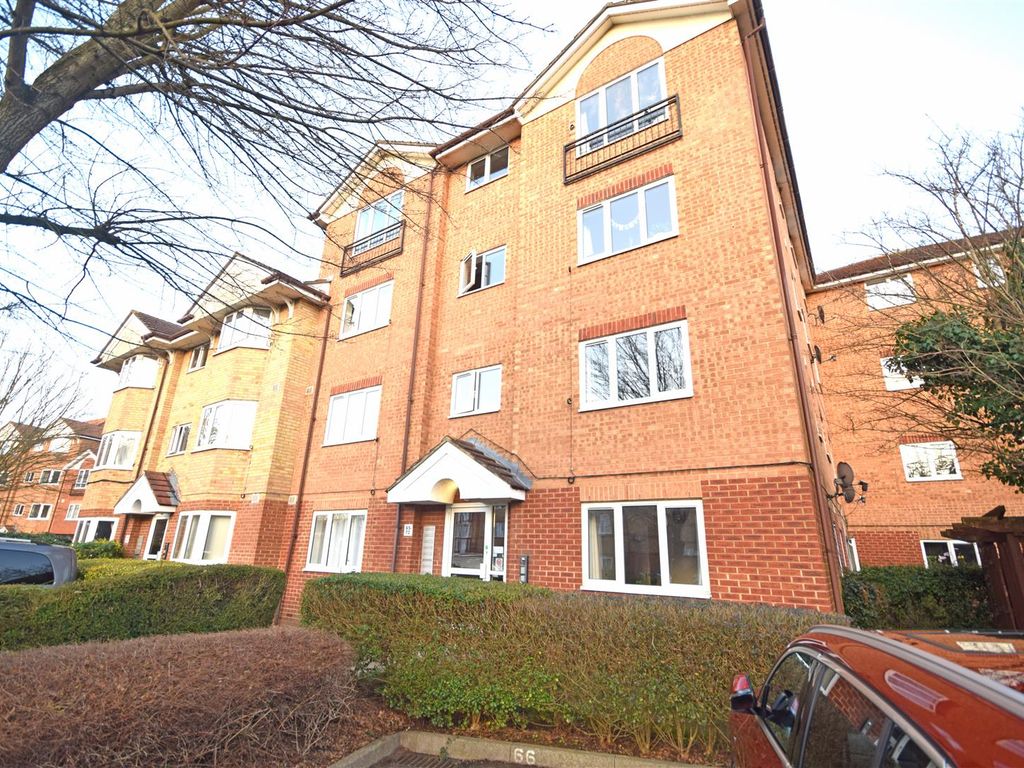 1 bed flat to rent in Varsity Drive, Twickenham TW1, £1,400 pcm Zoopla