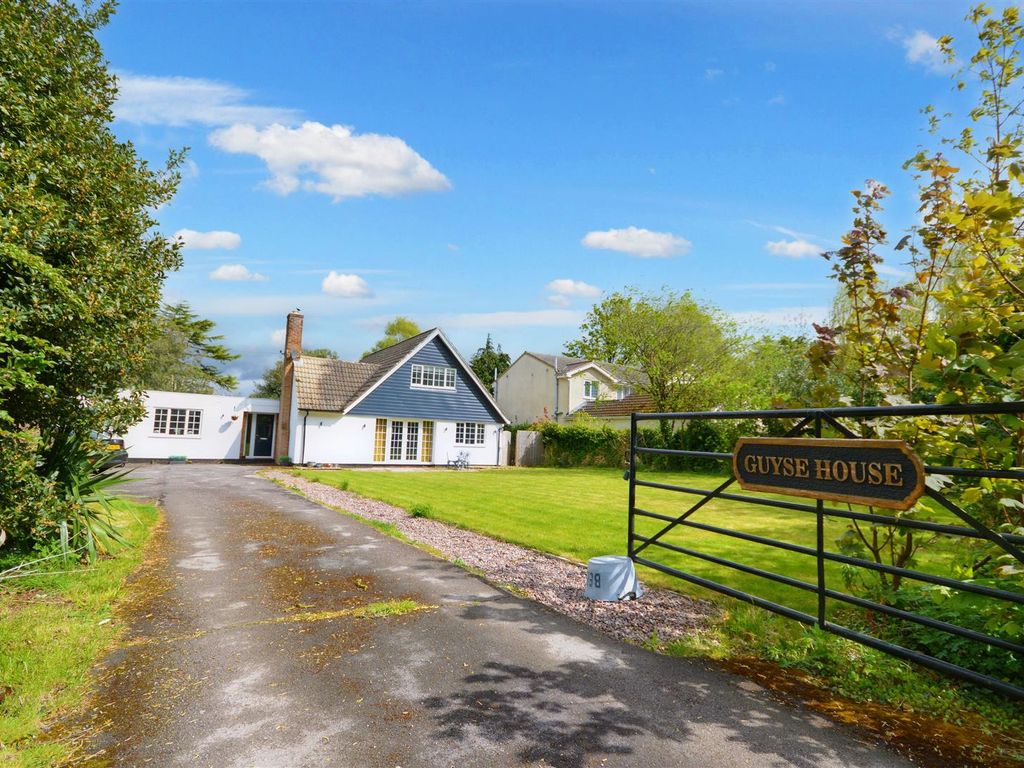 5 bed detached house to rent in Humfrey Lane, Boughton NN2, £2,950 pcm