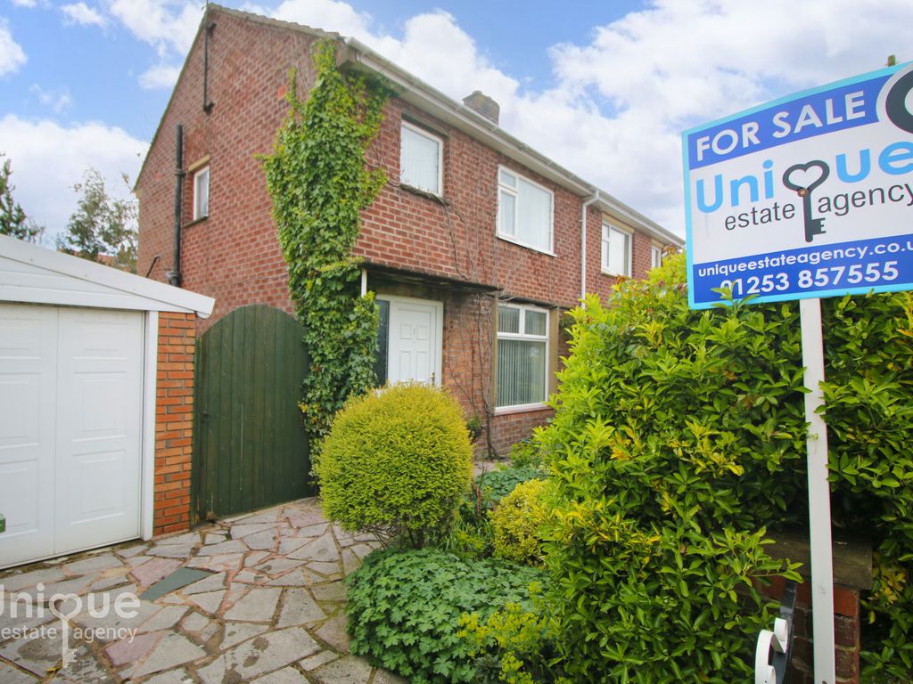 3 bed semidetached house for sale in Coniston Crescent, Thornton